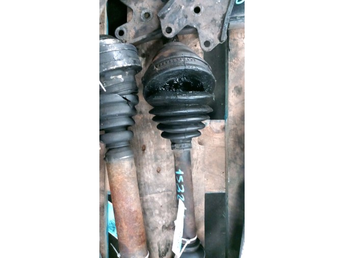 TRANSMISIÓN DELANTERA IZQUIERDA VOLKSWAGEN CADDY 2007