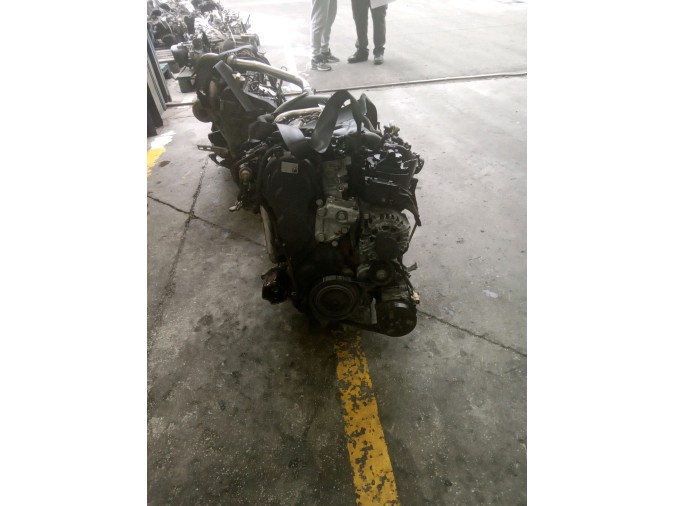 MOTOR CON ACCESORIOS Y CAJA DE CAMBIOS CITROEN C5