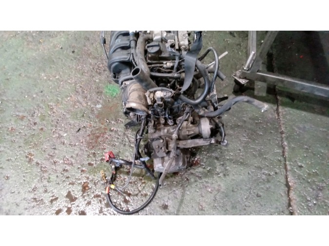 MOTOR CON ACCESORIOS Y CAJA DE CAMBIOS TOYOTA COROLLA 2005