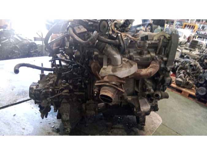 MOTOR CON ACCESORIOS Y CAJA DE CAMBIOS PEUGEOT 405 1989