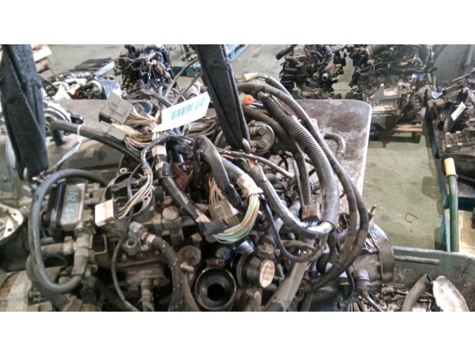 MOTOR CON ACCESORIOS Y CAJA DE CAMBIOS PEUGEOT 405 1989