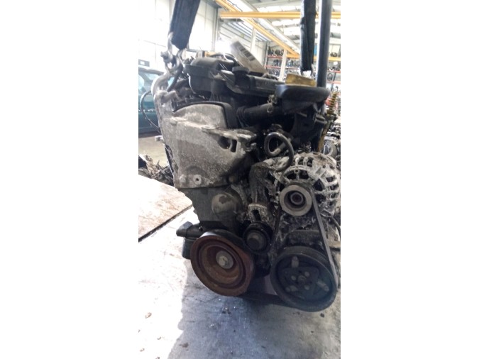MOTOR CON ACCESORIOS Y CAJA DE CAMBIOS RENAULT CLIO 2005