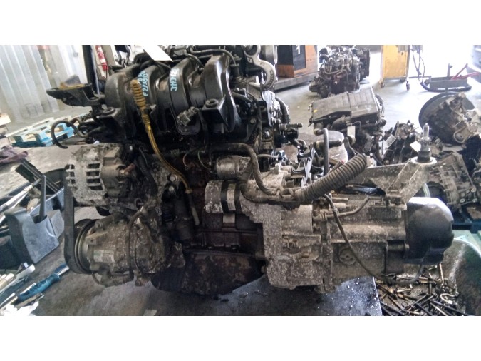 MOTOR CON ACCESORIOS Y CAJA DE CAMBIOS RENAULT CLIO 2005
