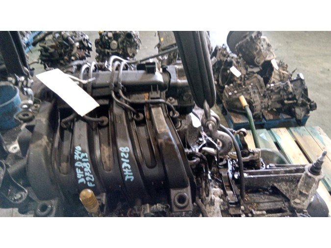 MOTOR CON ACCESORIOS Y CAJA DE CAMBIOS RENAULT CLIO 2005