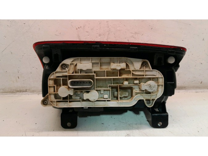 PILOTO TRASERO DERECHO VOLKSWAGEN CADDY 2018