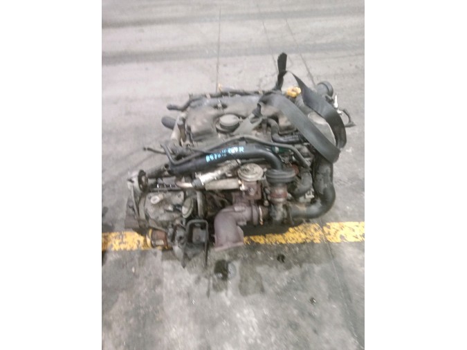 MOTOR CON ACCESORIOS Y CAJA DE CAMBIOS CHRYSLER VOYAGER I