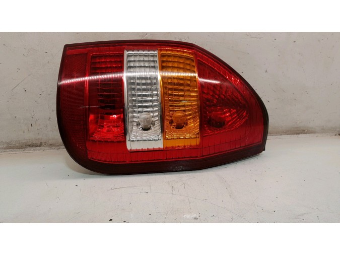 PILOTO TRASERO DERECHO OPEL ZAFIRA 2001