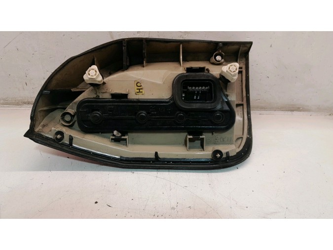 PILOTO TRASERO DERECHO OPEL ZAFIRA 2001