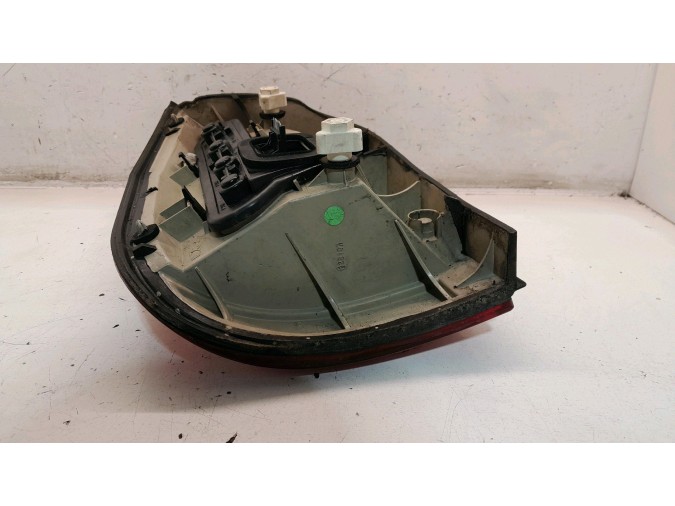 PILOTO TRASERO DERECHO OPEL ZAFIRA 2001