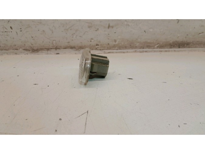 PILOTO INTERMITENTE LATERAL DELANTERO IZQUIERDO DACIA DUSTER 2010