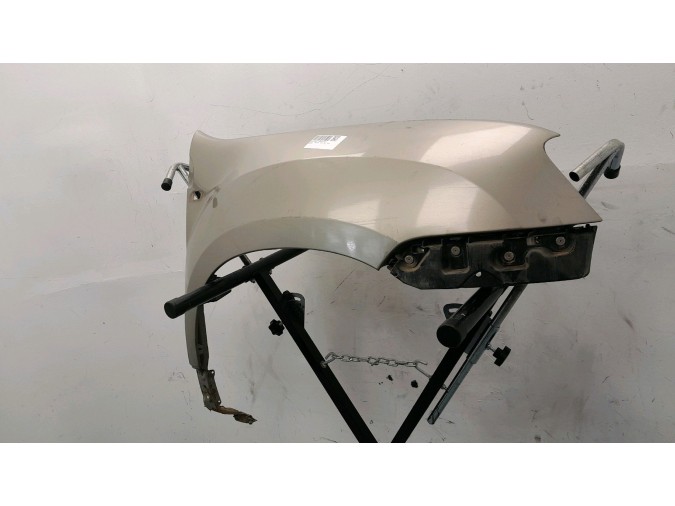 ALETA DELANTERA DERECHA DACIA DUSTER CHAMPAN 2010