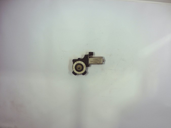 ELEVALUNAS DELANTERO DERECHO DACIA DUSTER 2010