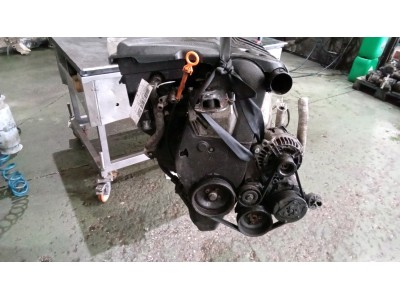 MOTOR CON ACCESORIOS SIN CAJA DE CAMBIOS VOLKSWAGEN POLO 2000