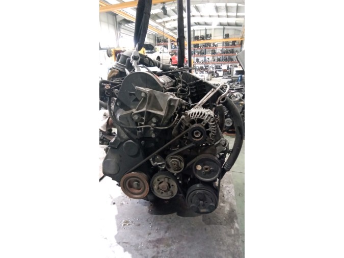 MOTOR CON ACCESORIOS SIN CAJA DE CAMBIOS RENAULT LAGUNA 1995