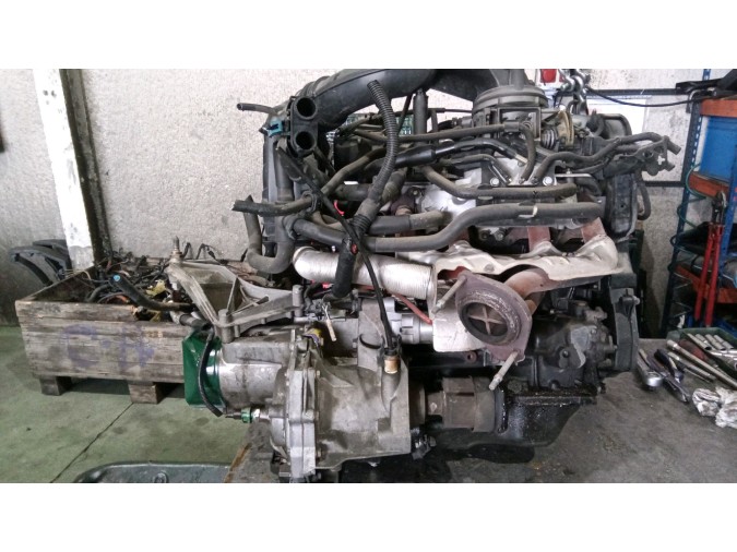 MOTOR CON ACCESORIOS SIN CAJA DE CAMBIOS RENAULT LAGUNA 1995