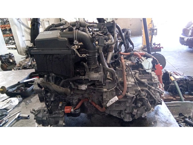 MOTOR CON ACCESORIOS Y CAJA DE CAMBIOS TOYOTA YARIS