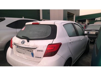 VOLANTE TOYOTA YARIS 2016