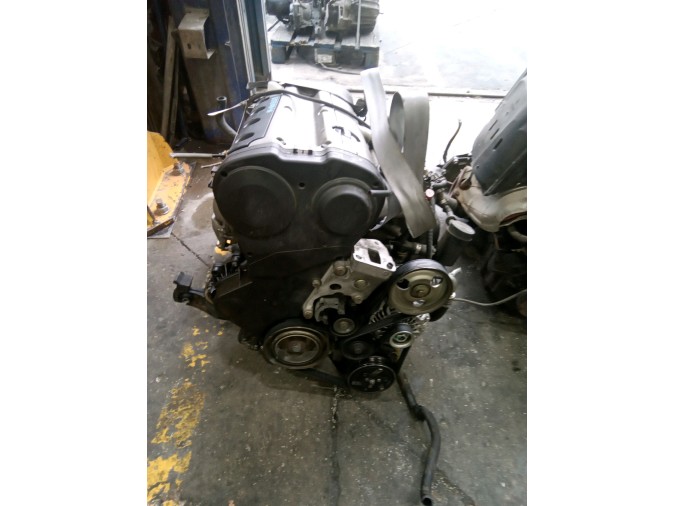 MOTOR CON ACCESORIOS Y CAJA DE CAMBIOS PEUGEOT 407 2004