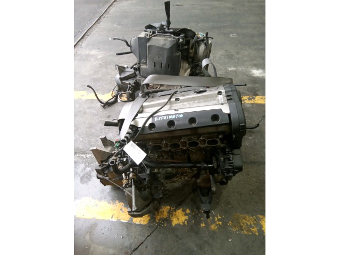 MOTOR CON ACCESORIOS Y CAJA DE CAMBIOS PEUGEOT 407 2004