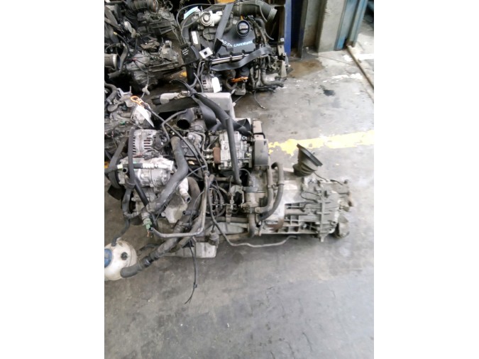 MOTOR CON ACCESORIOS Y CAJA DE CAMBIOS VOLKSWAGEN LT 2005