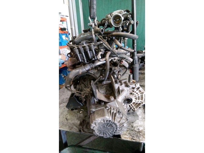 MOTOR CON ACCESORIOS Y CAJA DE CAMBIOS HYUNDAI ACCENT 1999