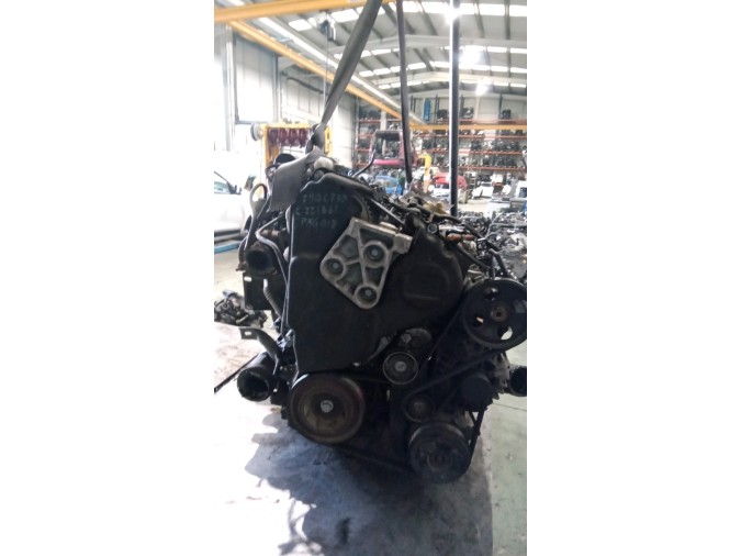 MOTOR CON ACCESORIOS Y CAJA DE CAMBIOS RENAULT LAGUNA 2002