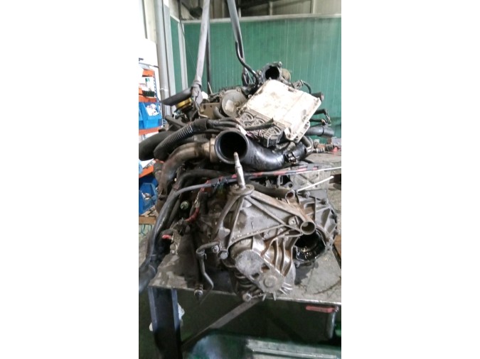 MOTOR CON ACCESORIOS Y CAJA DE CAMBIOS RENAULT LAGUNA 2002