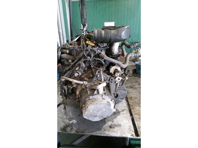 MOTOR CON ACCESORIOS Y CAJA DE CAMBIOS PEUGEOT 307 2002