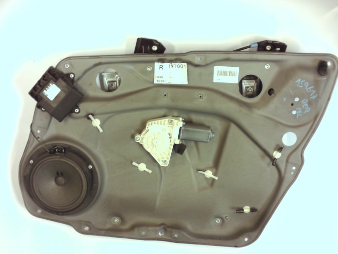 ELEVALUNAS DELANTERO DERECHO MERCEDES A 180 CDI 2010