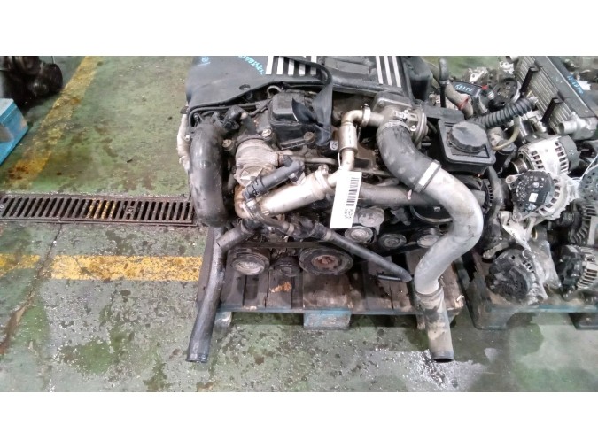MOTOR CON ACCESORIOS SIN CAJA DE CAMBIOS BMW 320D 2001