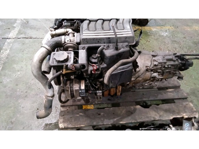 MOTOR CON ACCESORIOS SIN CAJA DE CAMBIOS BMW 320D 2001