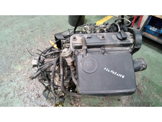 MOTOR CON ACCESORIOS Y CAJA DE CAMBIOS SKODA FELICIA 2000