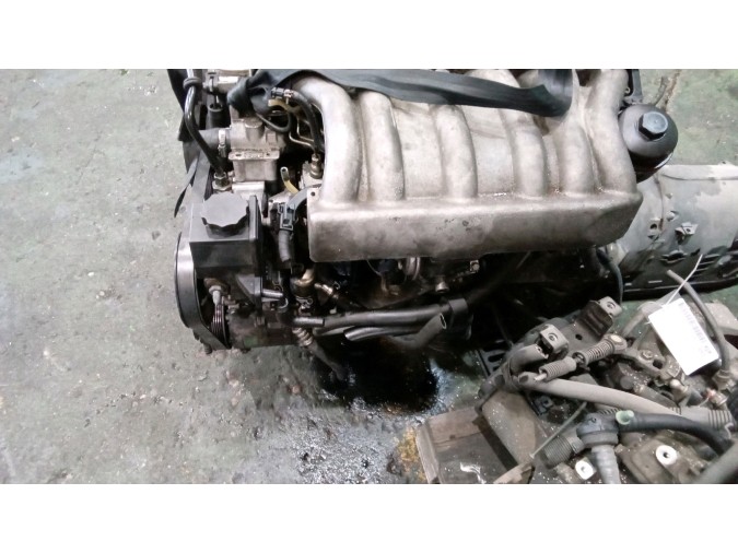 MOTOR CON ACCESORIOS Y CAJA DE CAMBIOS MERCEDES E 300 TURBODIESEL 1998
