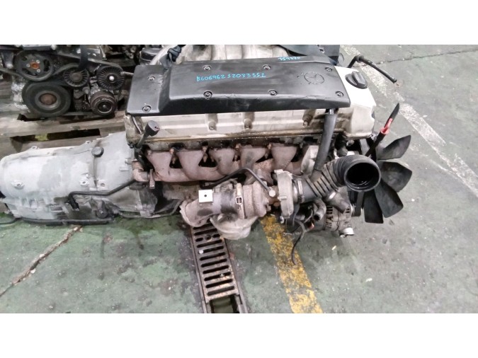MOTOR CON ACCESORIOS Y CAJA DE CAMBIOS MERCEDES E 300 TURBODIESEL 1998