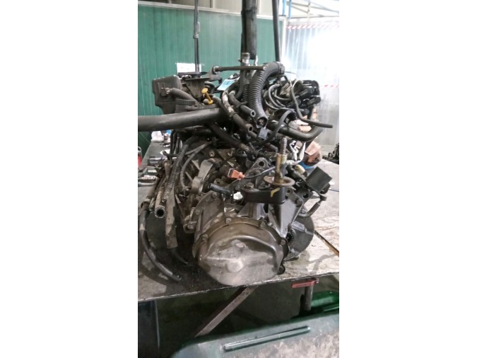 MOTOR CON ACCESORIOS SIN CAJA DE CAMBIOS PEUGEOT 806 1997