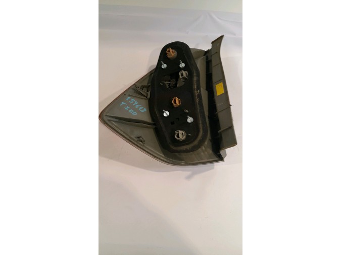 PILOTO TRASERO IZQUIERDO HONDA FR-V 2006