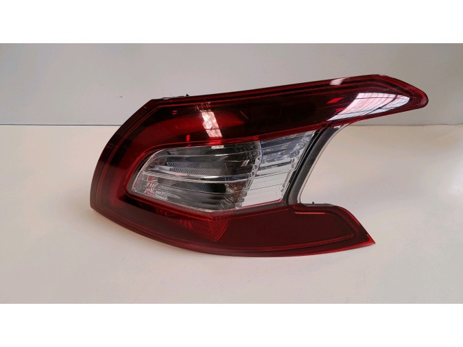 PILOTO TRASERO DERECHO EXTERIOR PEUGEOT 308 2016