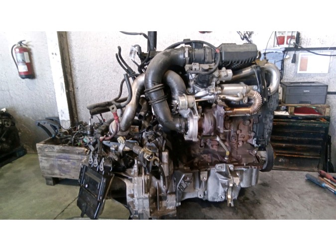 MOTOR CON ACCESORIOS SIN CAJA DE CAMBIOS DACIA LOGAN 2010