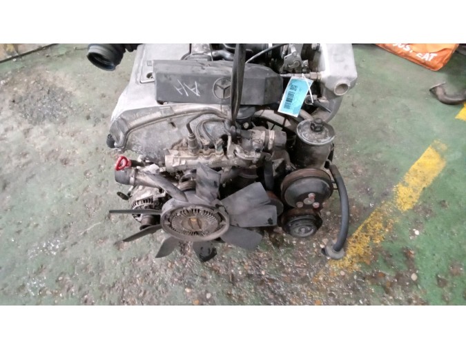 MOTOR CON ACCESORIOS Y CAJA DE CAMBIOS MERCEDES C 180 1994