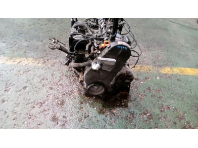 MOTOR CON ACCESORIOS Y CAJA DE CAMBIOS VOLKSWAGEN POLO 2000