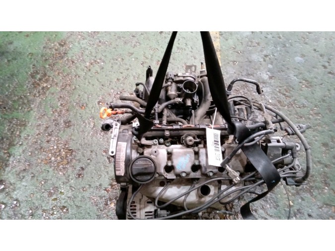 MOTOR CON ACCESORIOS Y CAJA DE CAMBIOS VOLKSWAGEN POLO 2000
