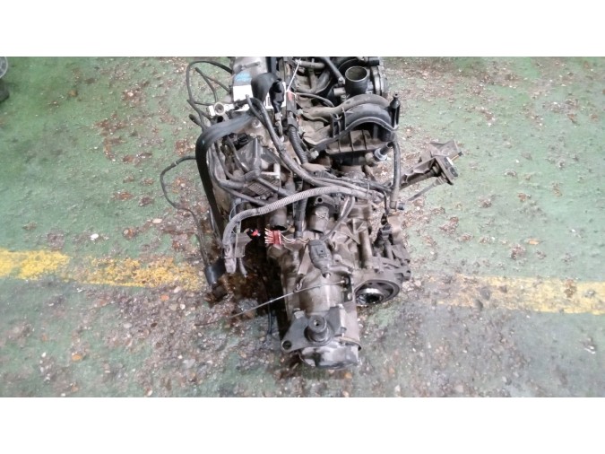 MOTOR CON ACCESORIOS Y CAJA DE CAMBIOS VOLKSWAGEN POLO 2000
