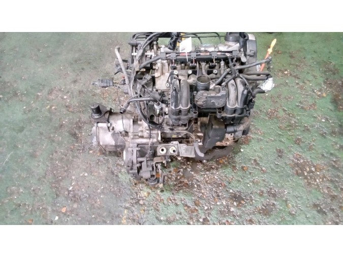 MOTOR CON ACCESORIOS Y CAJA DE CAMBIOS VOLKSWAGEN POLO 2000