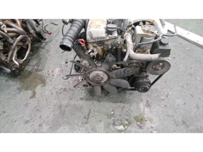 MOTOR CON ACCESORIOS SIN CAJA DE CAMBIOS MERCEDES E 290 TURBODIESEL 1996