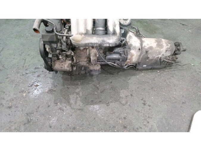 MOTOR CON ACCESORIOS SIN CAJA DE CAMBIOS MERCEDES E 290 TURBODIESEL 1996