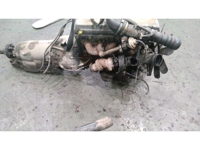 MOTOR CON ACCESORIOS SIN CAJA DE CAMBIOS MERCEDES E 290 TURBODIESEL 1996