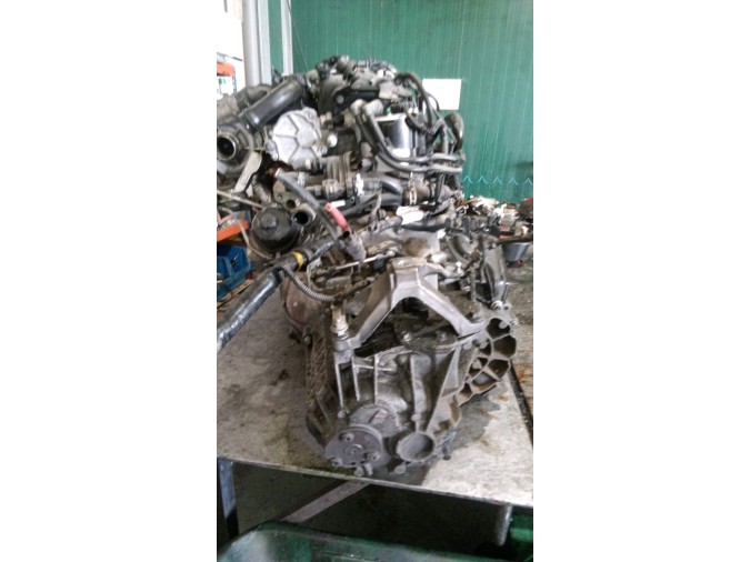 MOTOR CON ACCESORIOS SIN CAJA DE CAMBIOS VOLVO C30