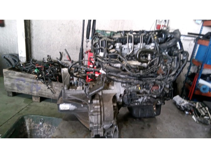 MOTOR CON ACCESORIOS SIN CAJA DE CAMBIOS VOLVO C30