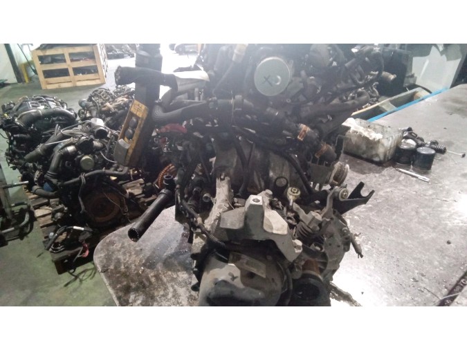 MOTOR CON ACCESORIOS SIN CAJA DE CAMBIOS RENAULT MÉGANE