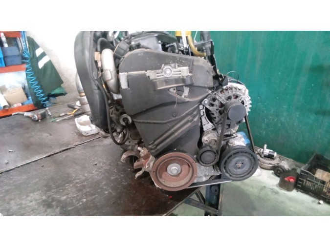 MOTOR CON ACCESORIOS SIN CAJA DE CAMBIOS RENAULT MÉGANE